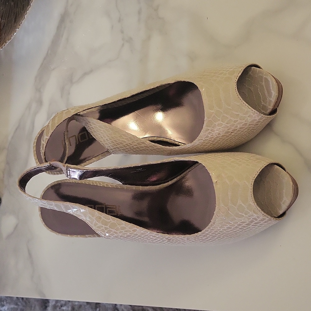 Shoes - Picture 2 of 4
